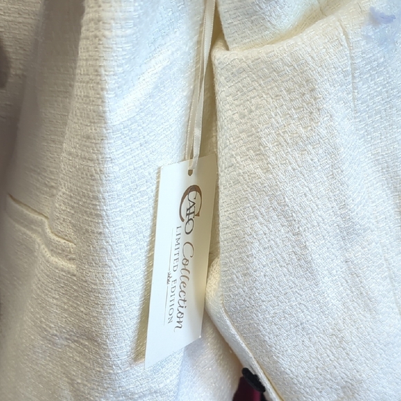 Chic White Jacket with Black Bow Accents - Picture 7 of 11